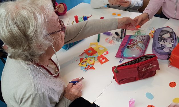Biglietti pasquali con bimbi, glitter e fantasia!
