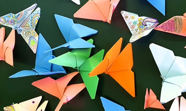 Origami e volti nuovi in Casa Albergo